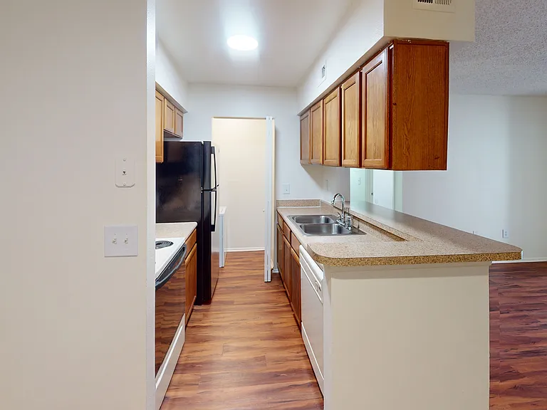 Lakewood Place — Photo 60