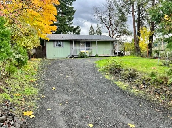 1657 SE Eddy St, Roseburg, OR 97470