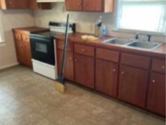 2nd image of 235 Burnett St