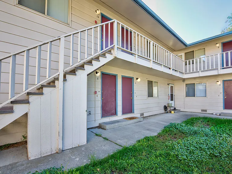 420 S Asbury St — Photo 18