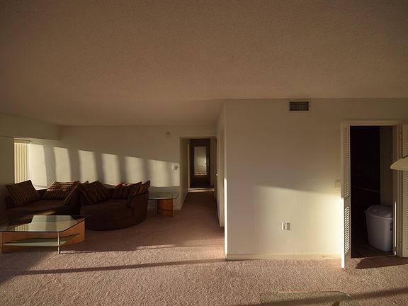 4th image of 4004 Atlantic Ave APT 1202
