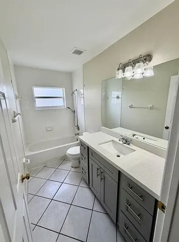 387 SW 206th Ave — Photo 3