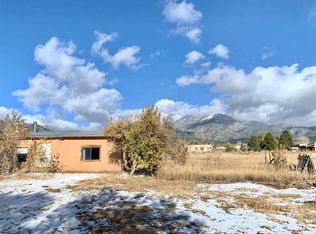 53 Las Animas Rd, El Prado, NM 87529