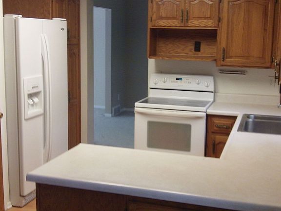 Eat-In Kitchen