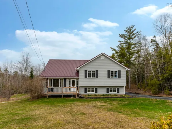 81 Skyridge Dr, Halifax, NS B2S 2G5