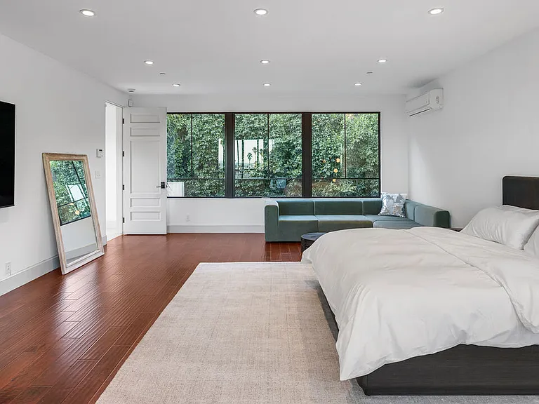 7801 Hillside Ave — Photo 48