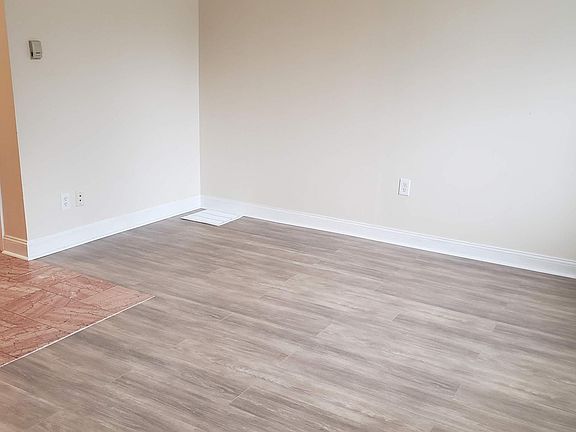 5th image of 525 W Abbottsford Ave #1