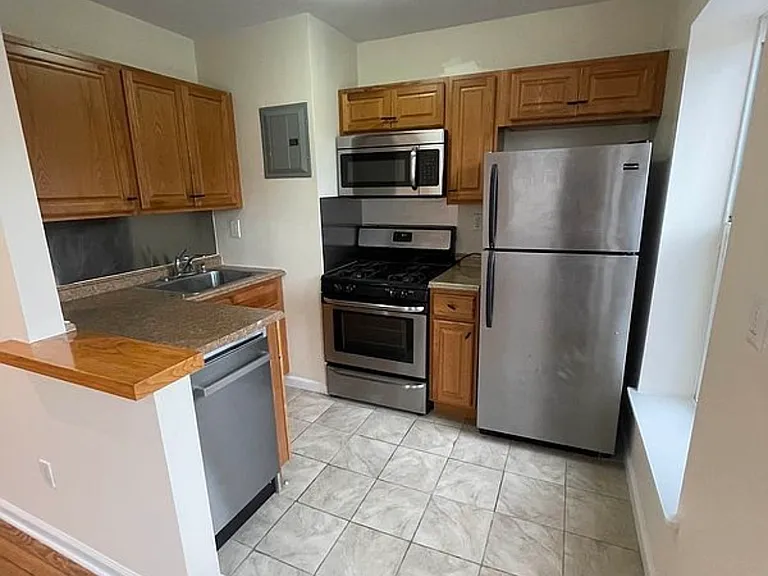 2401 Beverley Rd #2-F — Photo 3
