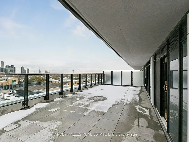 801 The Queensway #706 — Photo 3