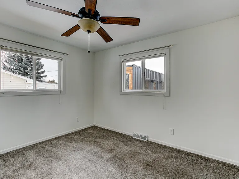 513 Sunrise Ln — Photo 14