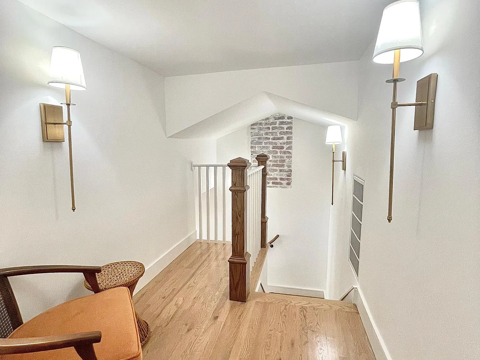 1402 N Main St — Photo 2