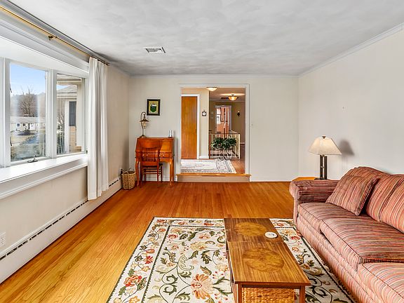 NEW Central A/C too!