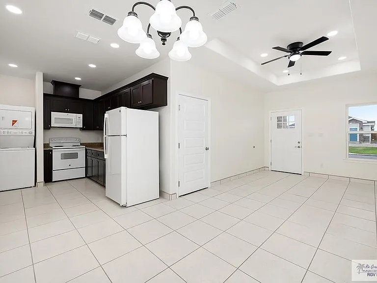 2225 S Valley Cir #B — Photo 5