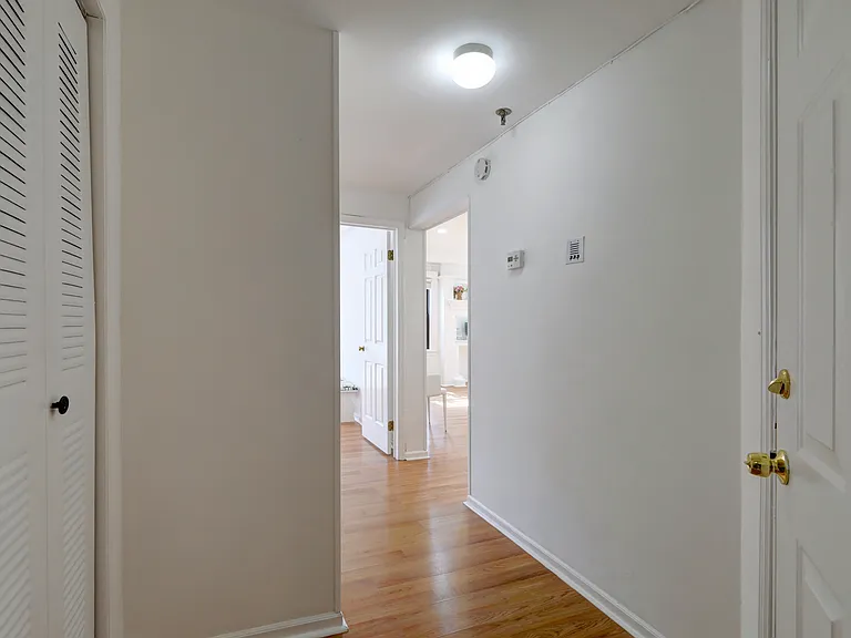 22 Engle St #17 — Photo 31