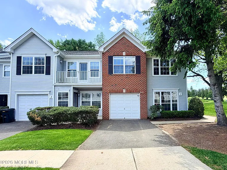 1 Whitemarsh Dr — Photo 1
