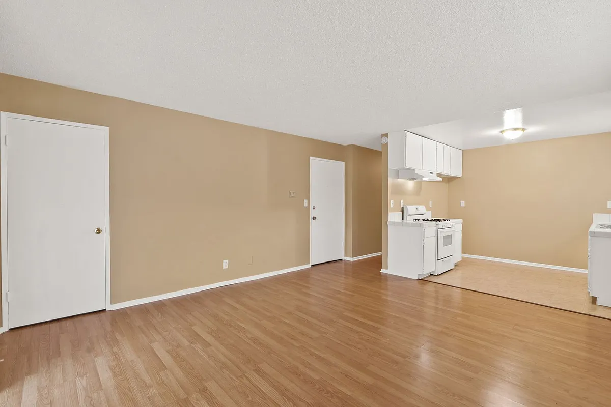 Building Photo - 610 N Pasadena Avenue