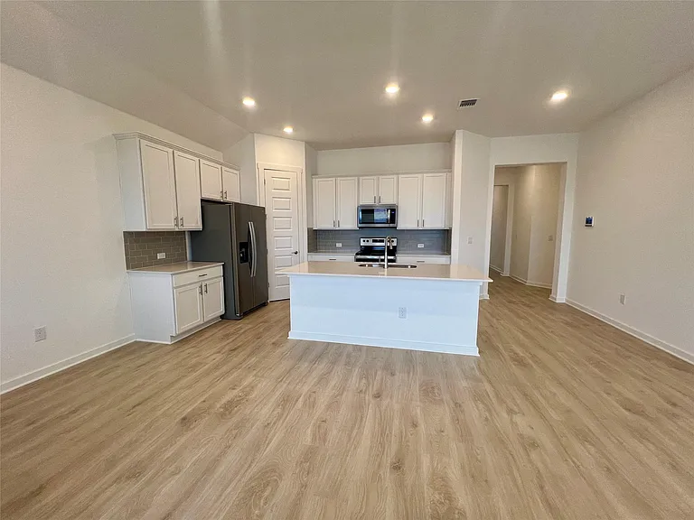 400 Barton Run Dr — Photo 4
