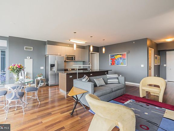 4th image of 2101 Market St Unit 901
