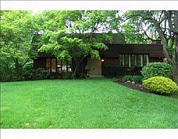 1st image of 10 Manor Ct