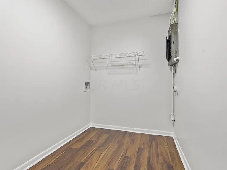 4450 Darley Ct — Photo 12