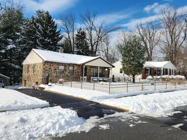 250 N Maple St, Elizabethtown, PA 17022