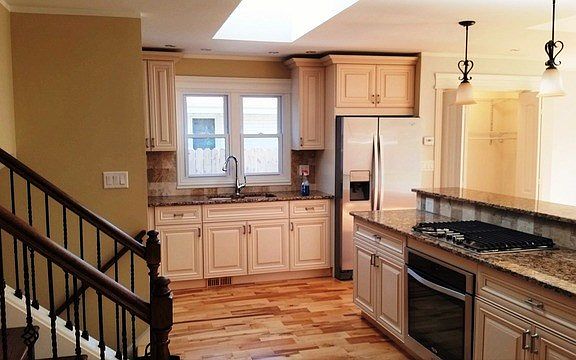 4th image of 9805 S Marion Ave