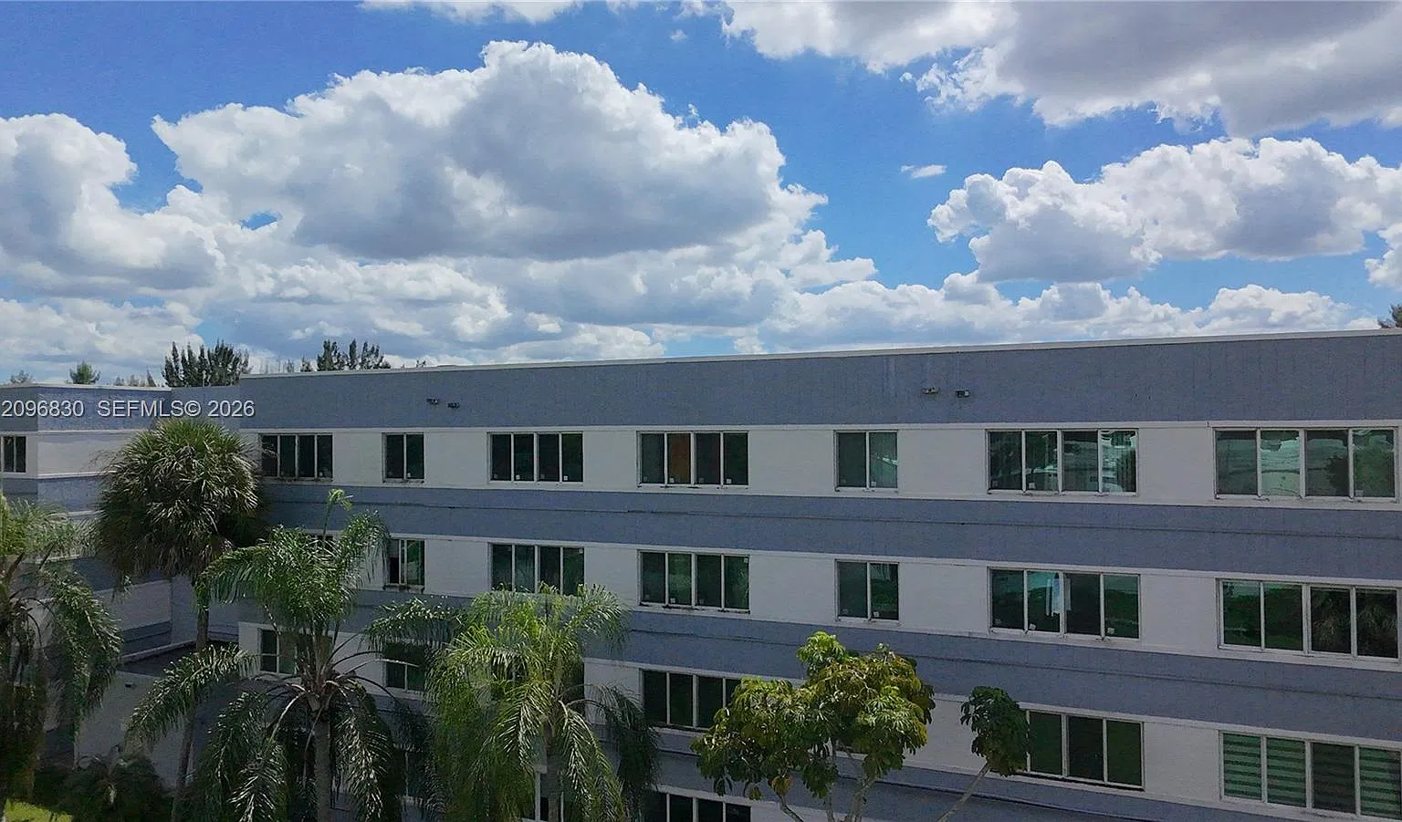 Naranja Lakes Condo No 5 — Photo 1