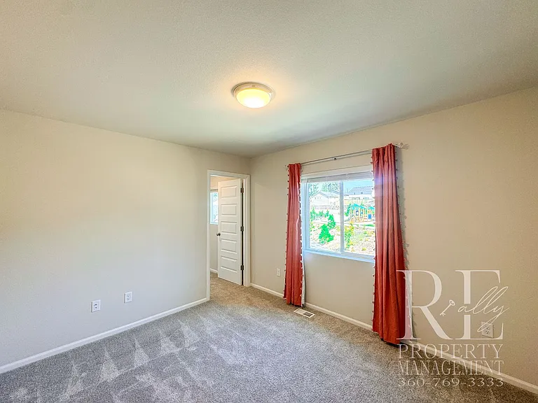 4219 Nettle Dr SE — Photo 28
