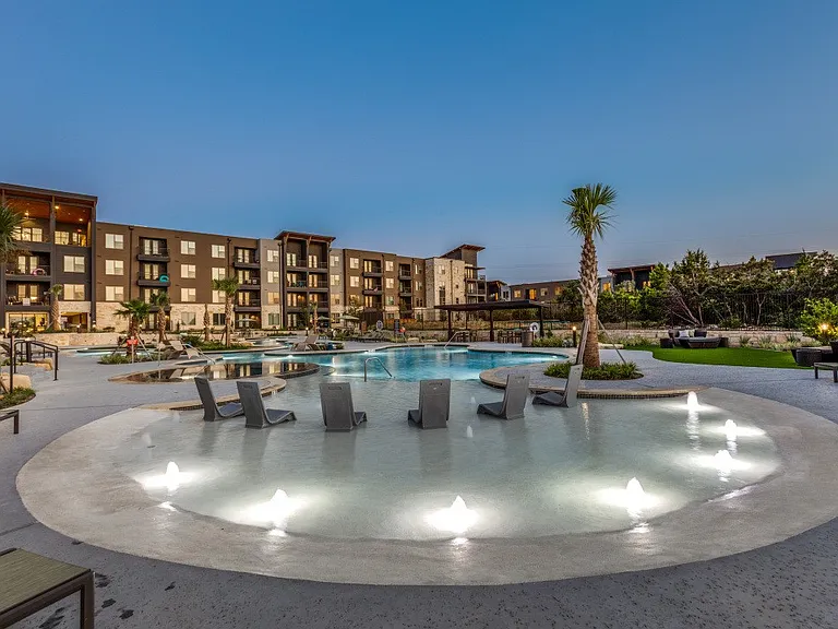 Aura High Pointe — Photo 17