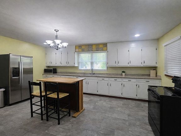 4th image of 251 Clement Rd