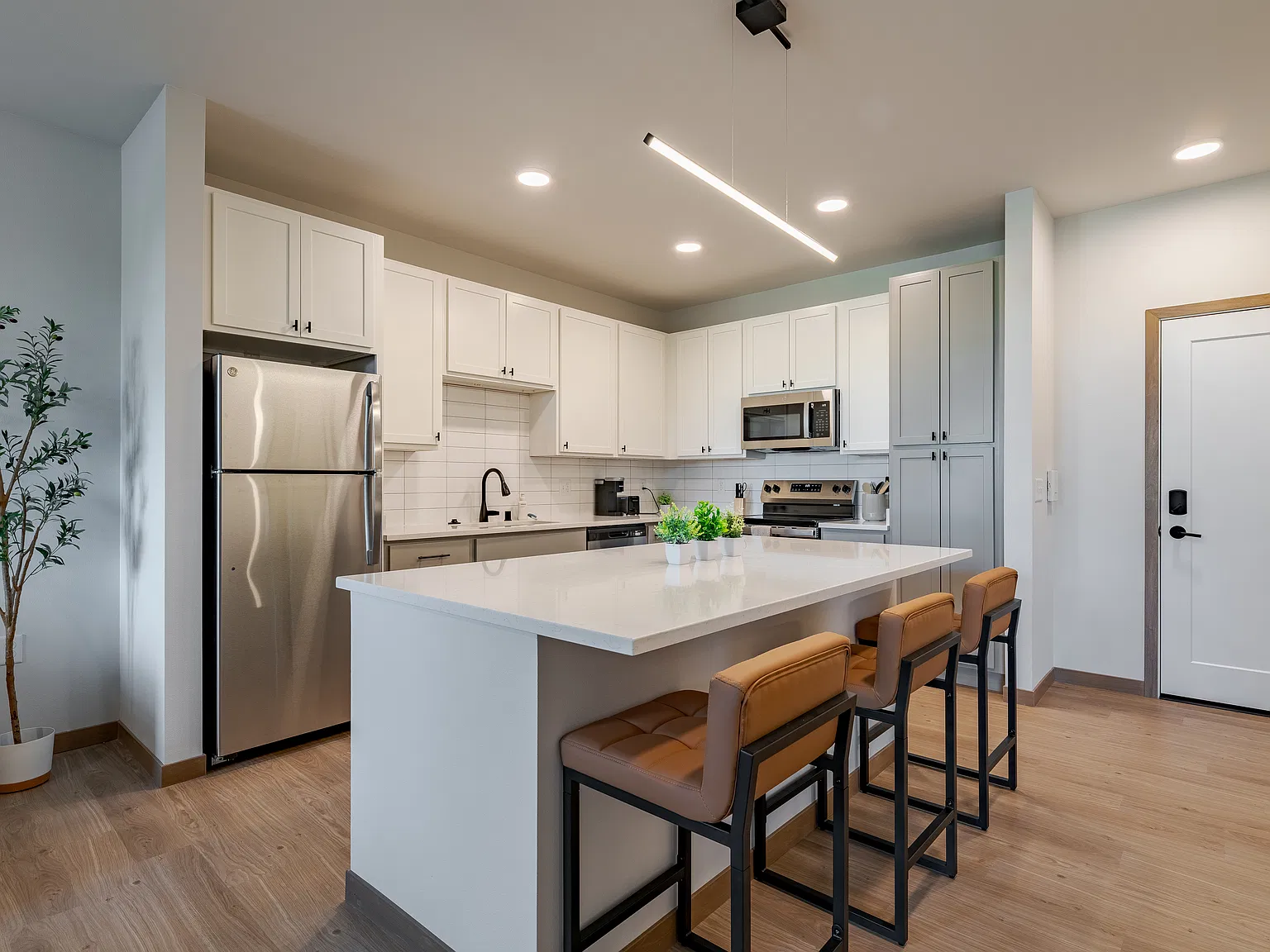 Illuminate Luxury Residences — Photo 4