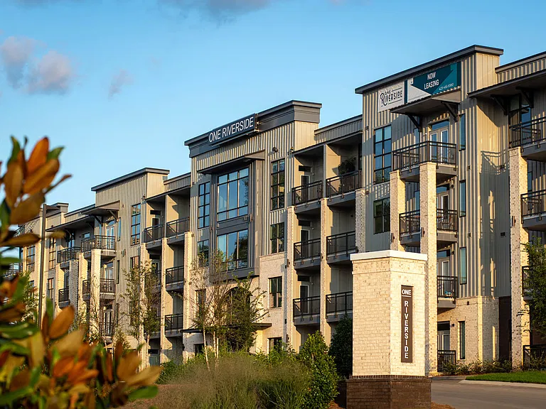 One Riverside Apartments — Photo 31