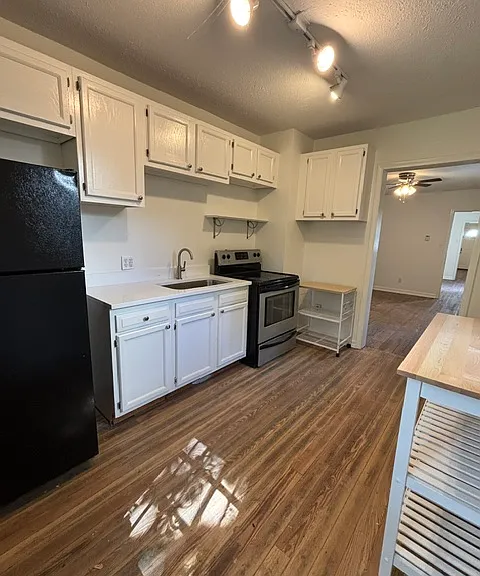 1030 Logan St #B — Photo 13