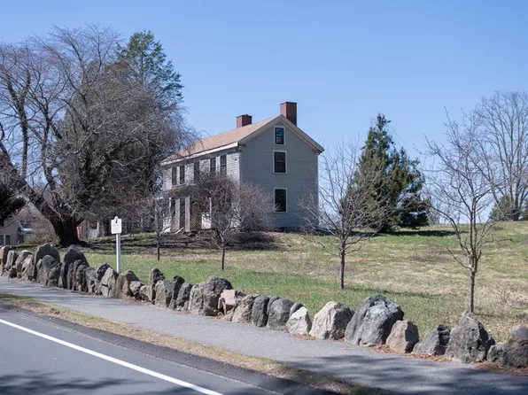 131 Wellesley St, Weston, MA 02493