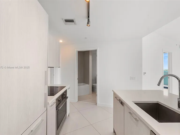 501 NE 31st St #3896 — Photo 17
