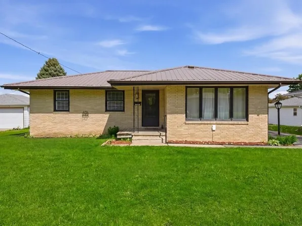 3207 E 26th St, Des Moines, IA 50317