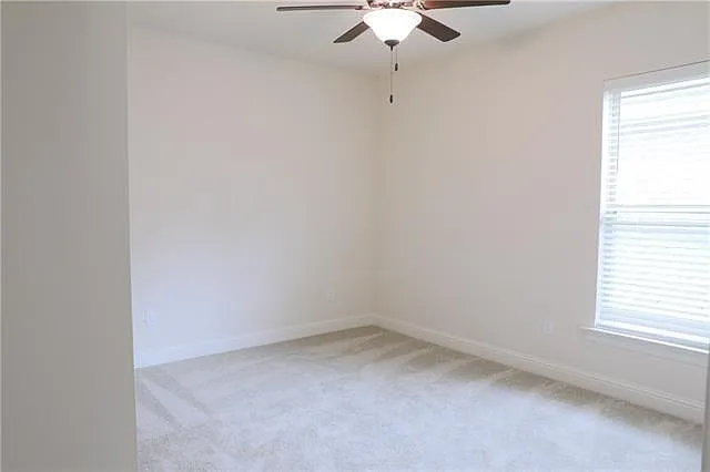 740 Jackson Ct — Photo 12