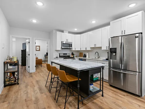 71 Beacon Avenue image 2 of 17