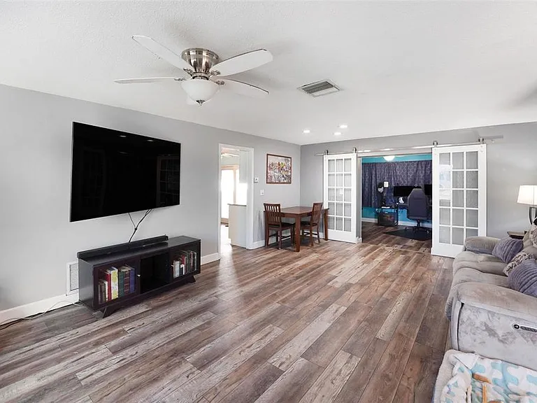 2561 Blackwood Cir — Photo 3