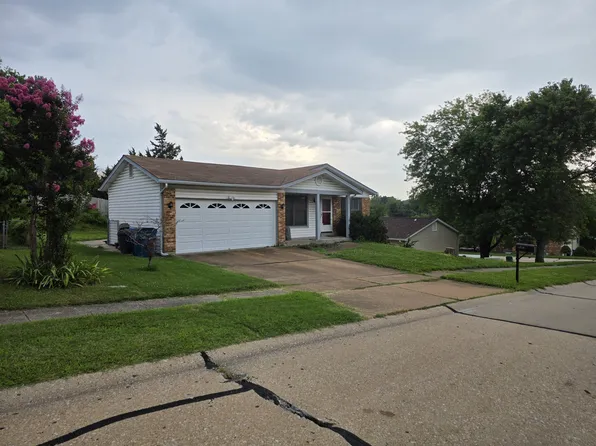 12112 Diane Marie Dr, Maryland Heights, MO 63043