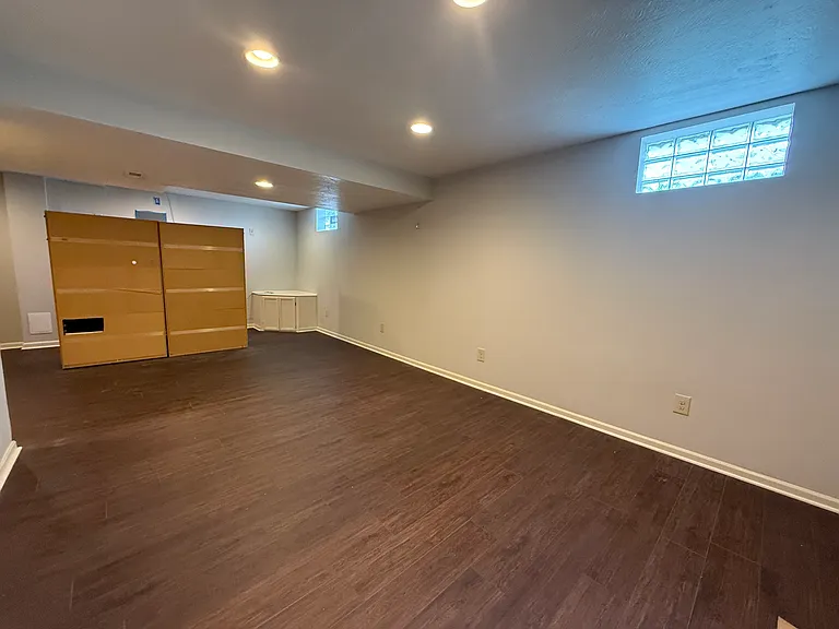 5990 Rings Rd — Photo 33