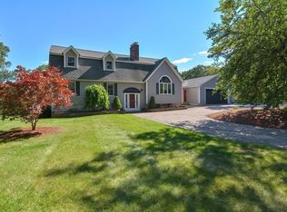 60 Oak Hill Rd, Fayville, MA 01745