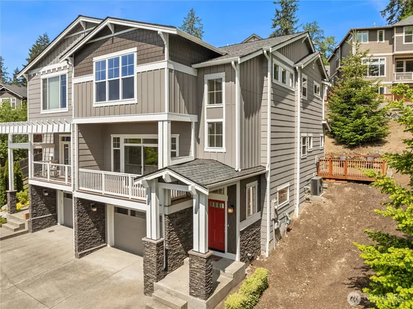 8410 169th Place NE #102, Redmond, WA 98052