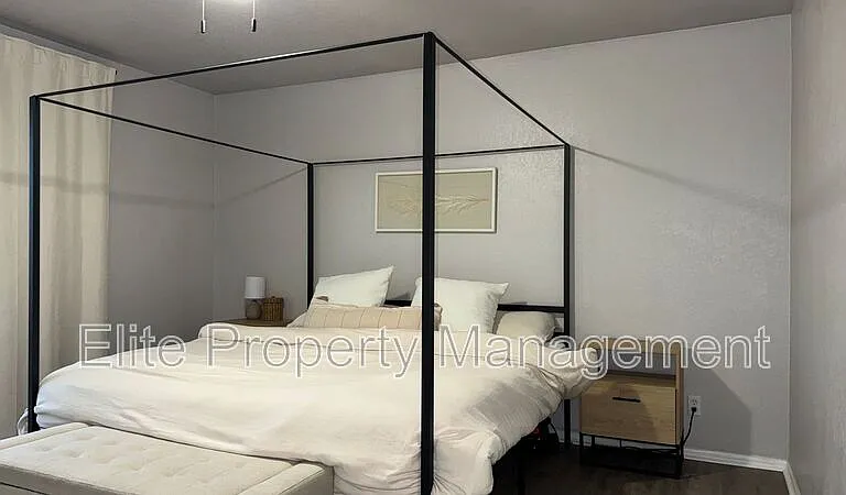 1150 S Los Charros Dr — Photo 17