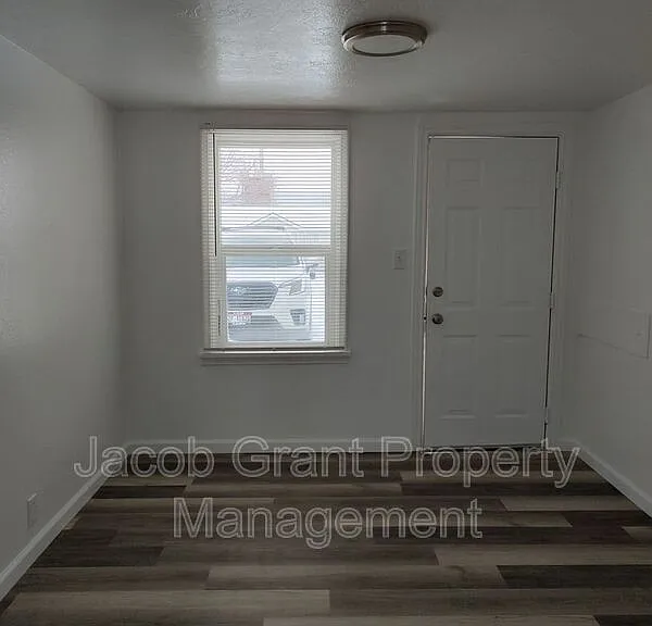 4719 Yellowstone Ave #16 — Photo 3