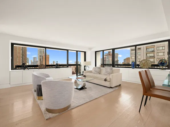 300 East 59th Street image 1 of 11