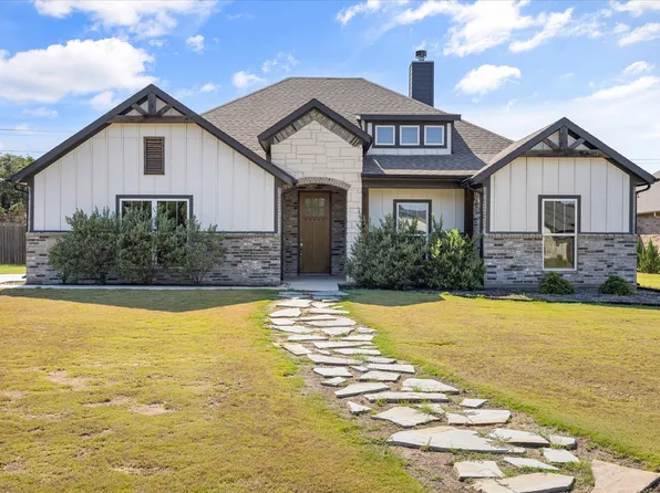 200 Kailey Ct, Granbury, TX 76049