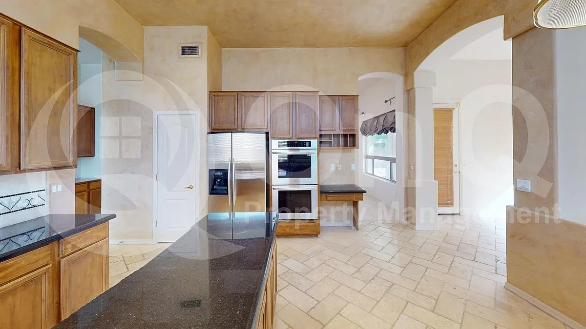 4 bed, 2.0 bath, 2445 sqft, $3,199 — Photo 4