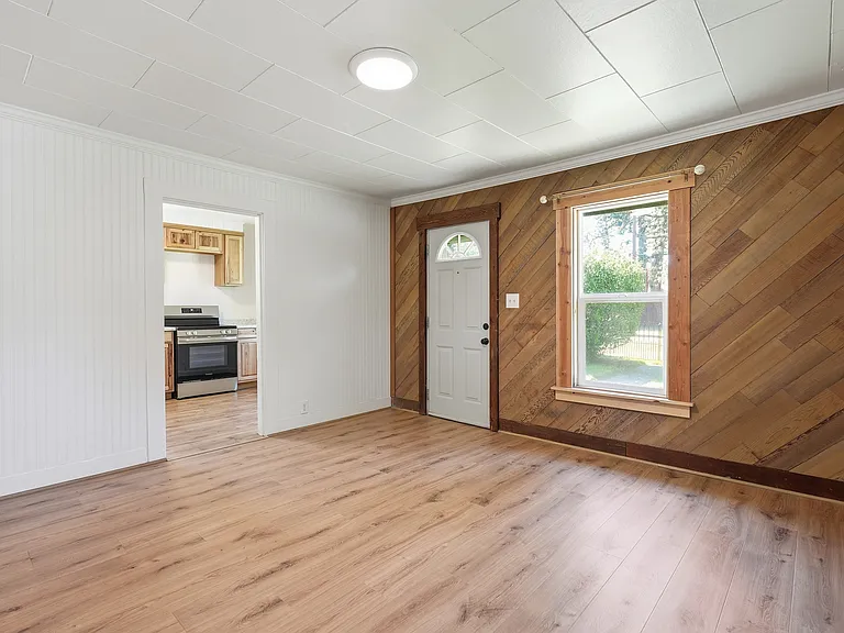 510 NE Quimby Ave #1 — Photo 5