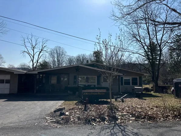 150 Green Briar Rd, Stroudsburg, PA 18360